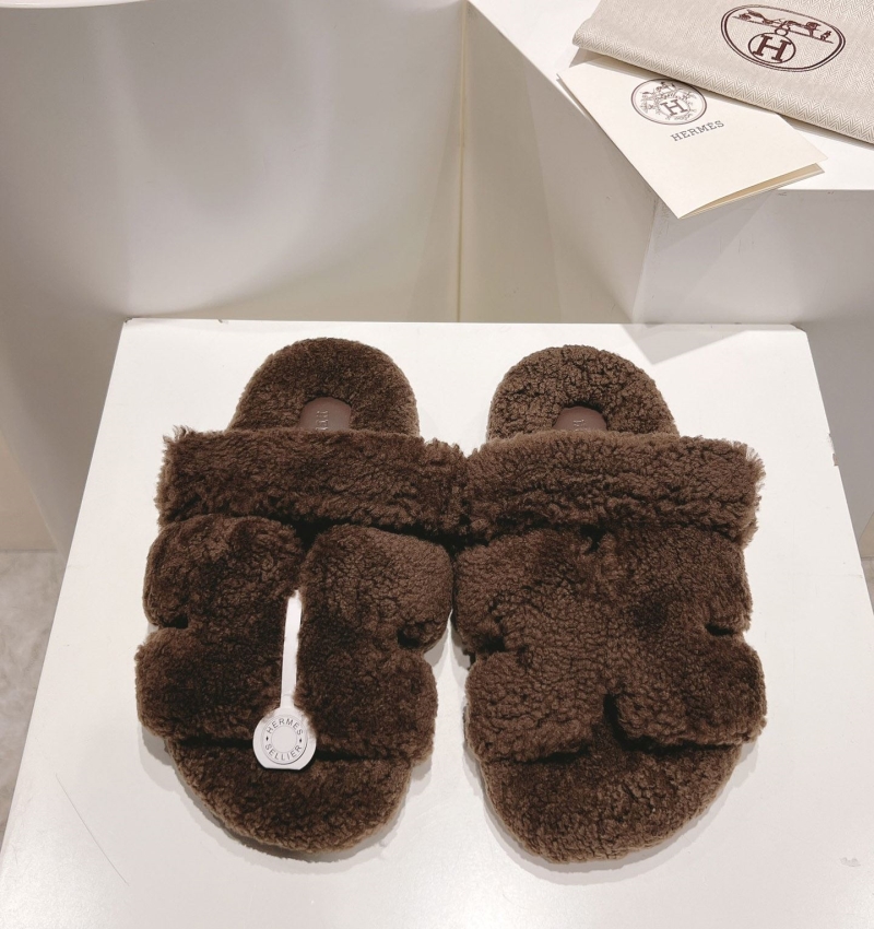 H**mes slippers